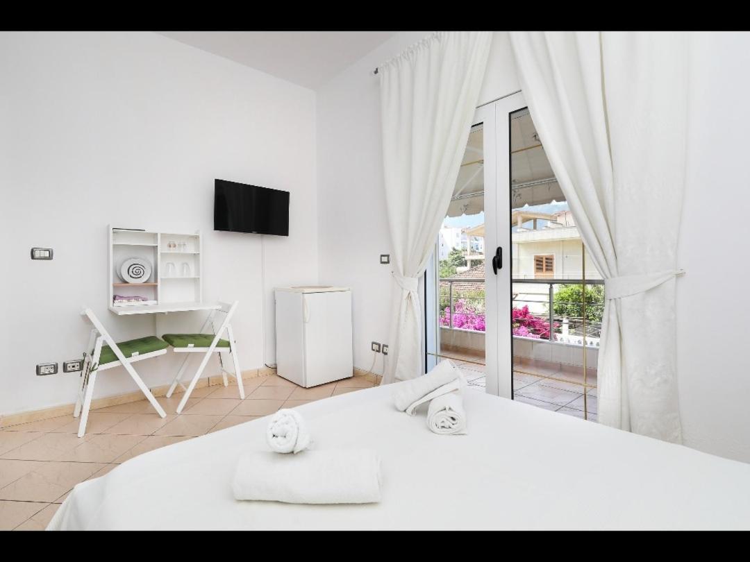 Apartments Athina אוריקום מראה חיצוני תמונה