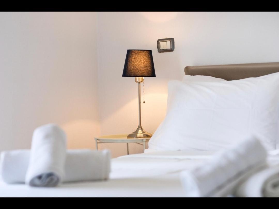 Apartments Athina אוריקום מראה חיצוני תמונה
