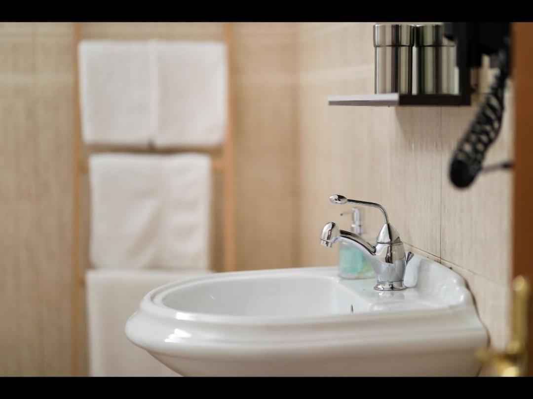 Apartments Athina אוריקום מראה חיצוני תמונה