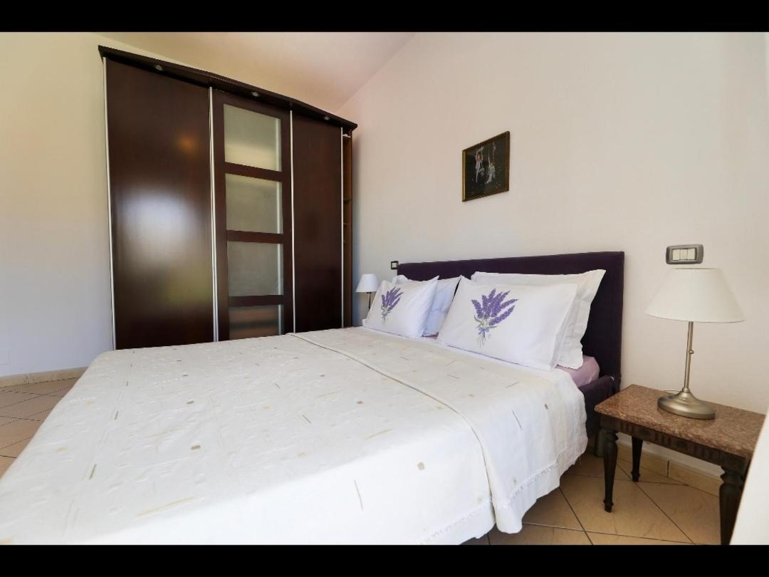 Apartments Athina אוריקום מראה חיצוני תמונה